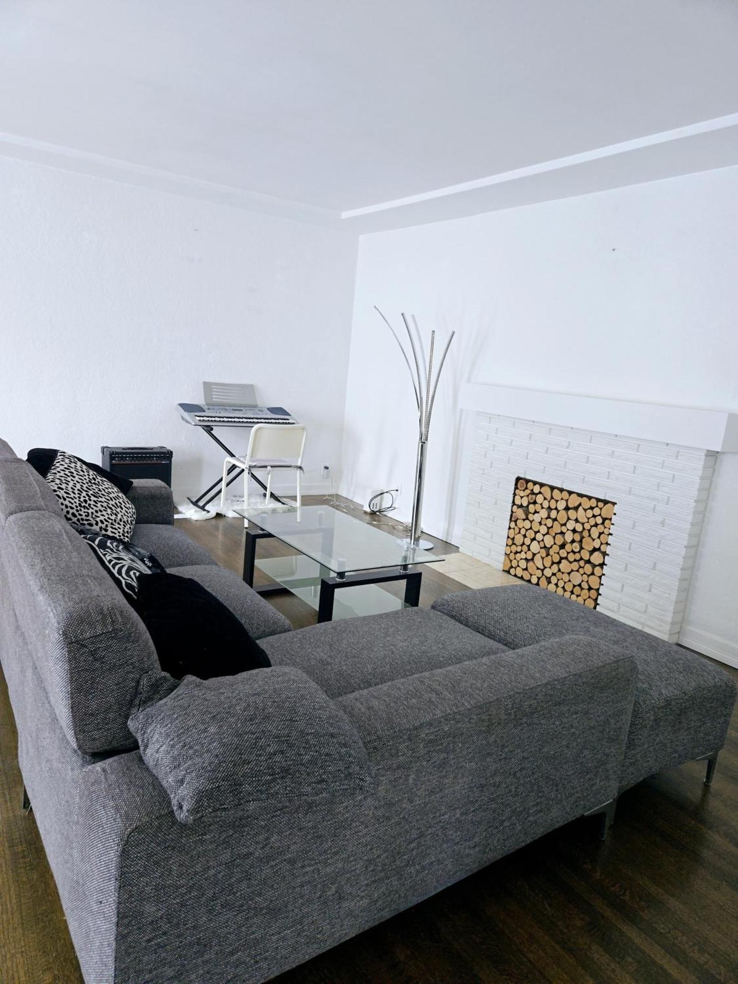 Lovely Cozy Room! With Attached Private Bath In The Heart Of Vancouver! Private Parking & Self Check-In! Exterior photo